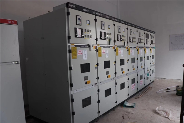 滕州愛(ài)瑞派出具電爐選用了我們?nèi)鹄试O(shè)備配電柜。